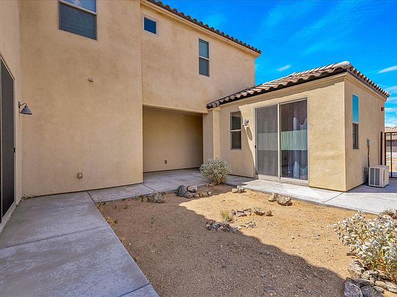 3rd image of 56923 Ivanhoe Dr