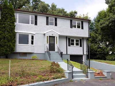2 Hillcrest St, Arlington, MA, 02476