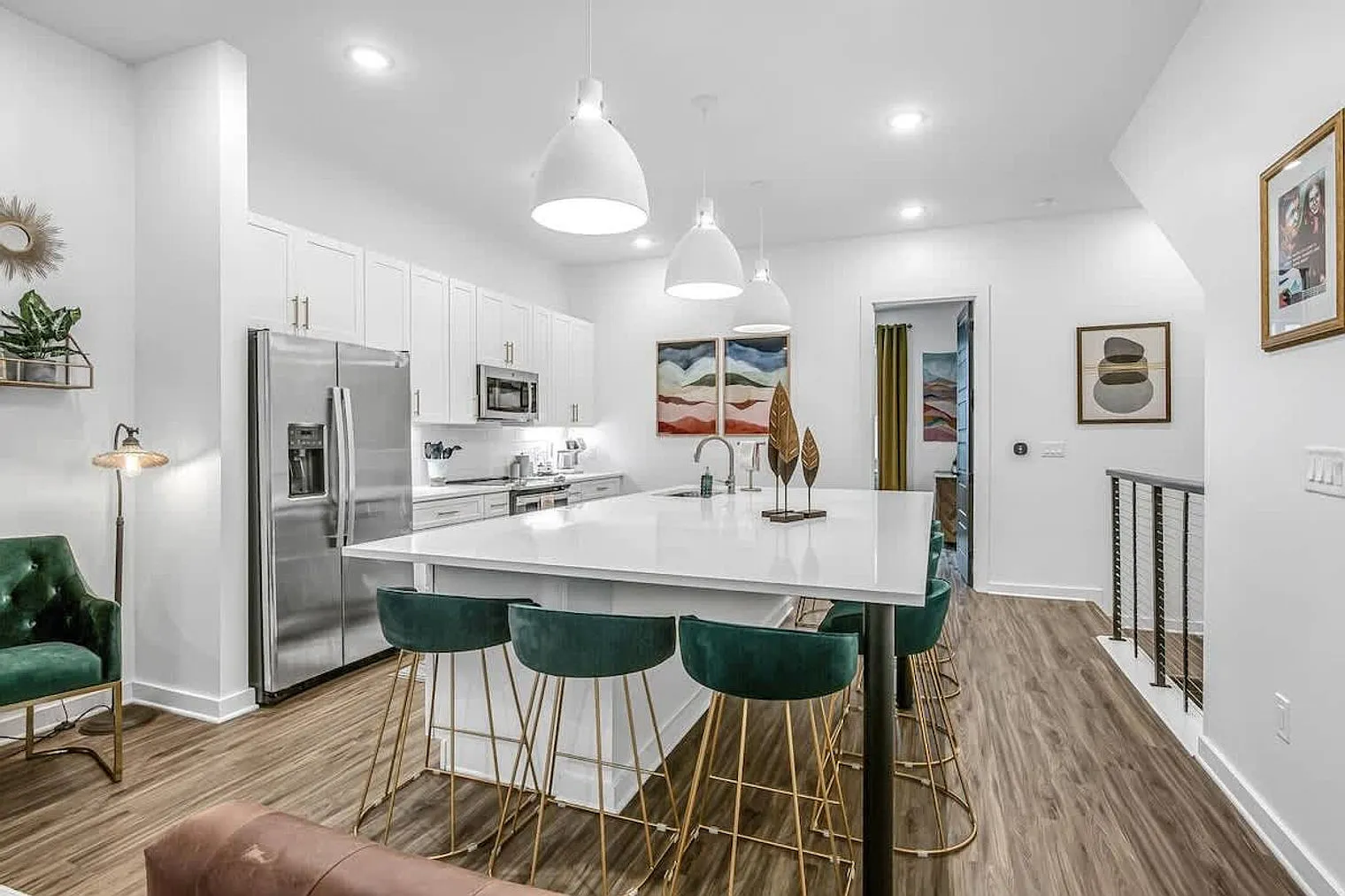 8 bed, 8.0 bath, 3950 sqft, $17,219 — Photo 3