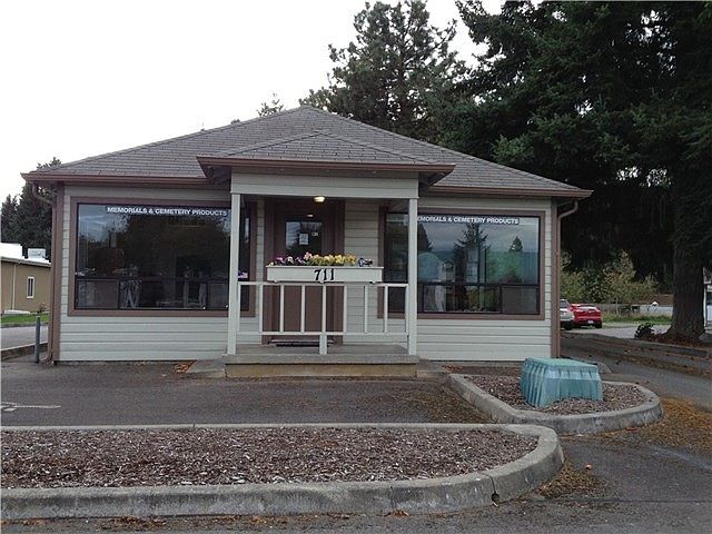 1st image of 711 E Yelm Ave