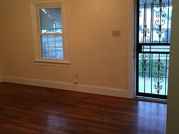 5th image of 1604 Oak Hill Dr