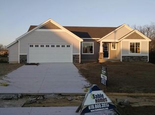 443 Green Ridge Dr, Caledonia, MI 49316