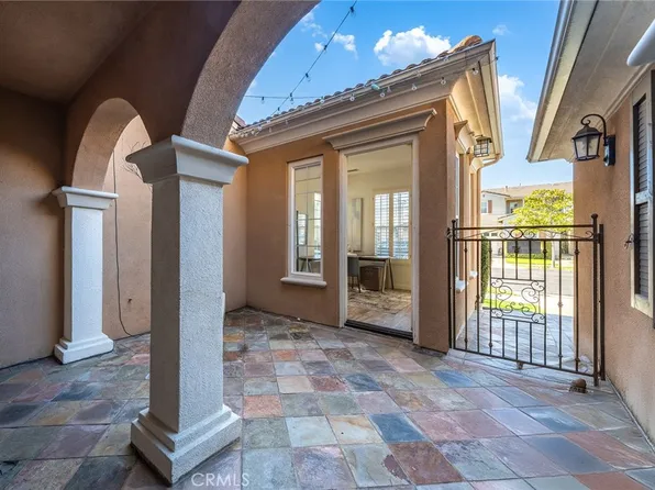 34 Hollinwood, Irvine, CA 92618