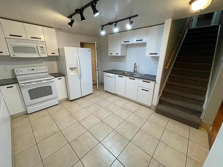 446 E Harvest Moon Dr — Photo 15