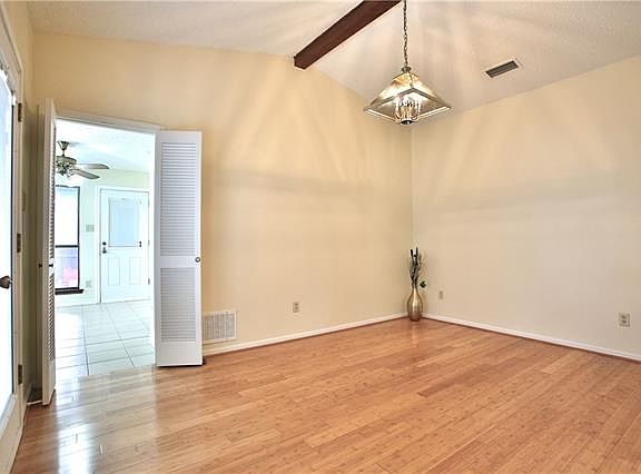 5th image of 12931 Chandler Dr