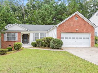 909 Shadow Lakes Dr, Lithonia, GA 30058