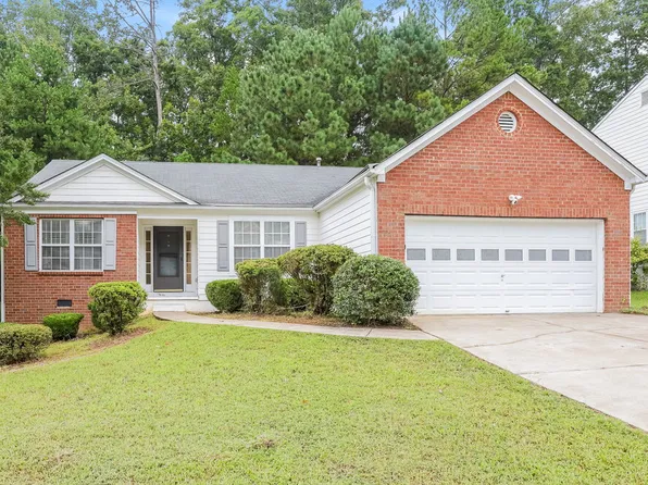 909 Shadow Lakes Dr, Lithonia, GA 30058