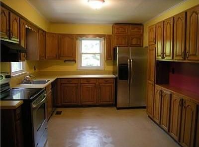 3rd image of 113 Lincoln Ave