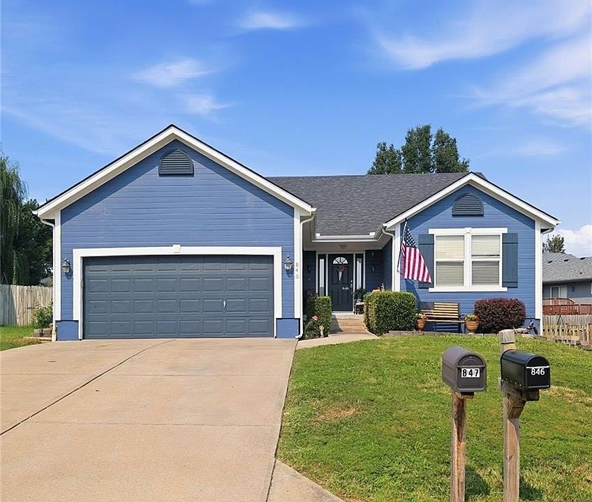 1st image of 846 SW Country Hill Dr