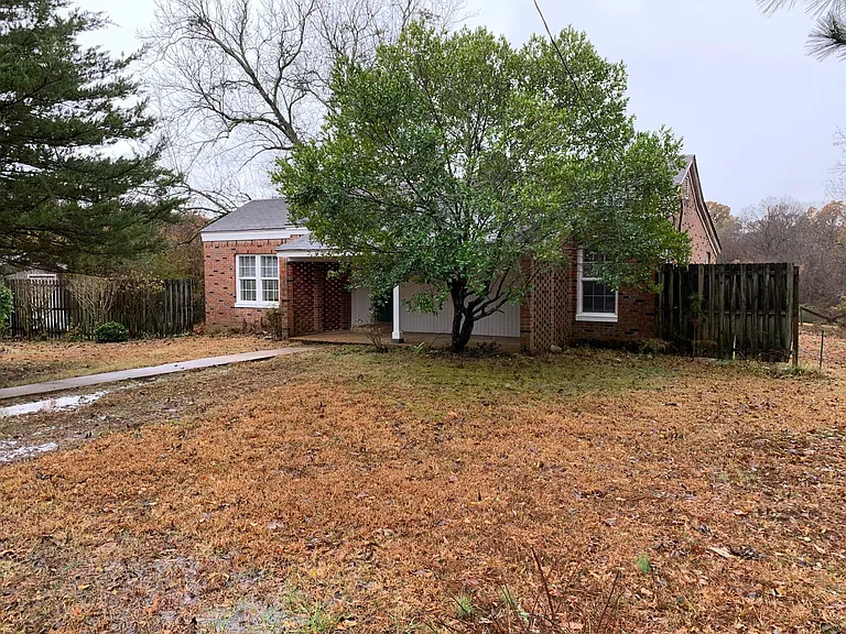 Canada Rd — Photo 1