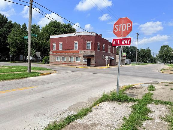 5th image of 1901 Locust St