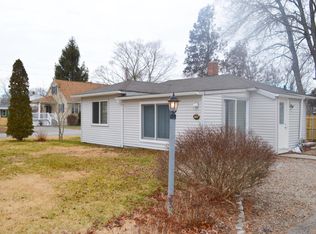 70 State St, Warwick, RI 02889