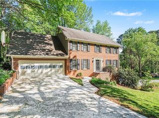 1527 Ridgewood Dr, Lilburn, GA 30047