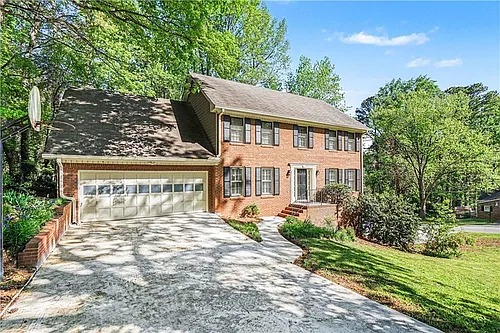 1527 Ridgewood Dr Photo 1