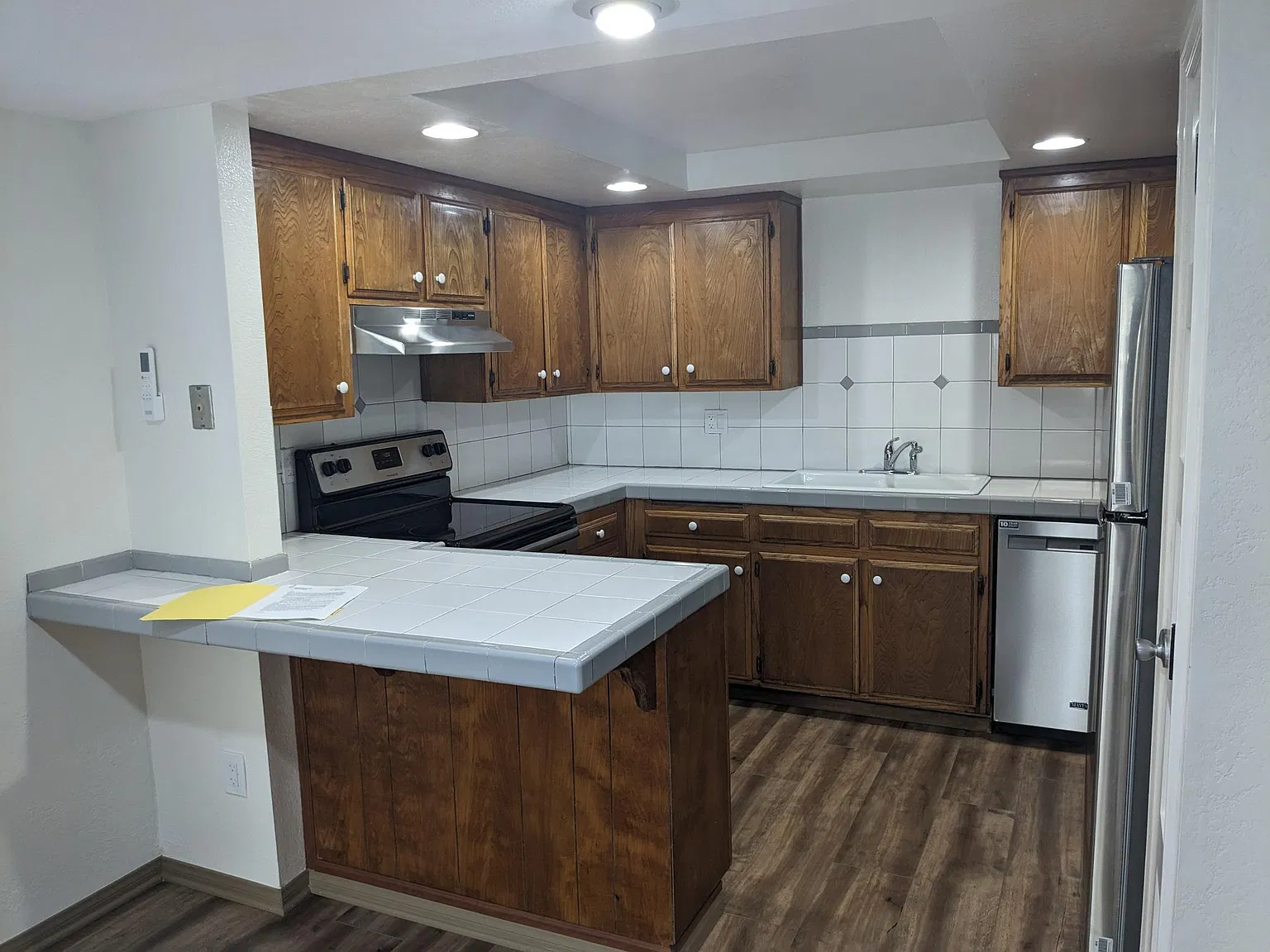 3 bed, 2.5 bath, 1338 sqft, $3,245 — Photo 3