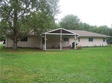 4th image of 39 Edgewood Dr