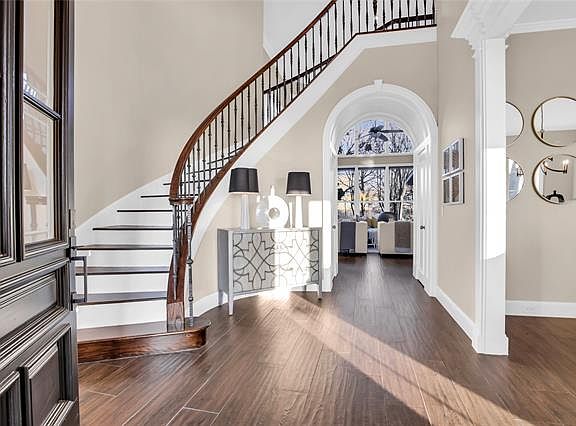 4th image of 3012 Canyon Bluff Ct