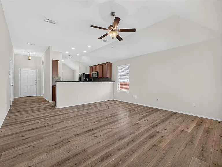 141 Vermilion Marble Trl — Photo 4
