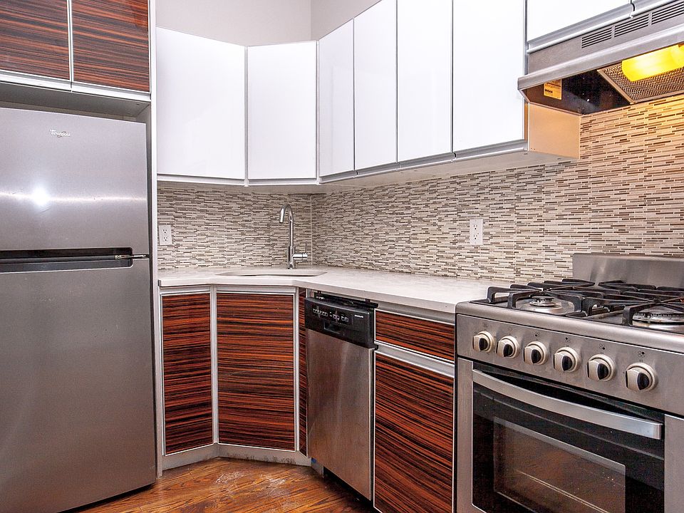 1st image of 172 Stockholm St #11X