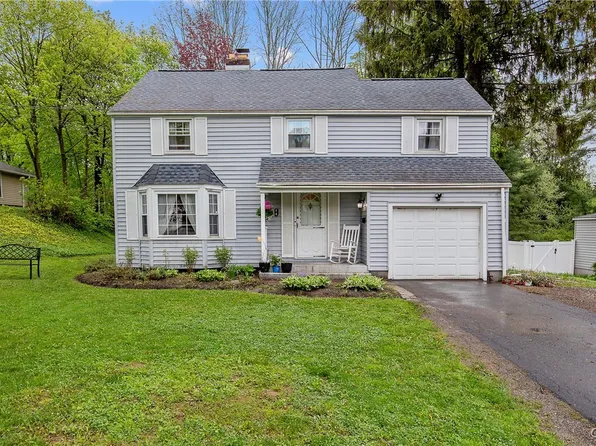 4 Wilson Dr, Marcellus, NY 13108