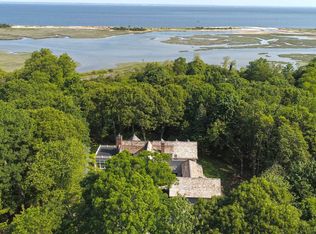 15 Crane Neck Rd, Setauket, NY 11733