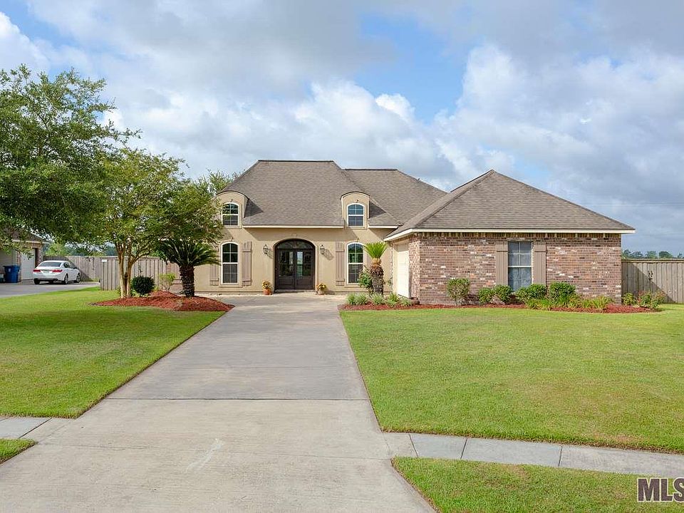 1st image of 925 Spanish Oaks Dr