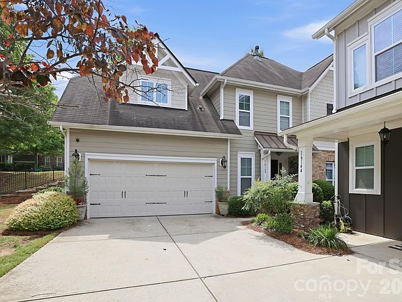 3rd image of 16148 Lost Canyon Way