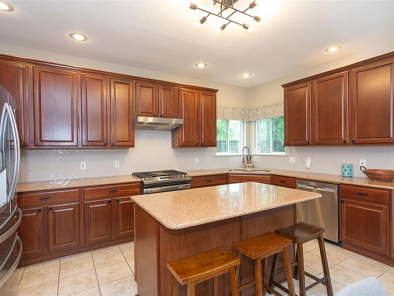 11004 Quarry Oaks Trl — Photo 4