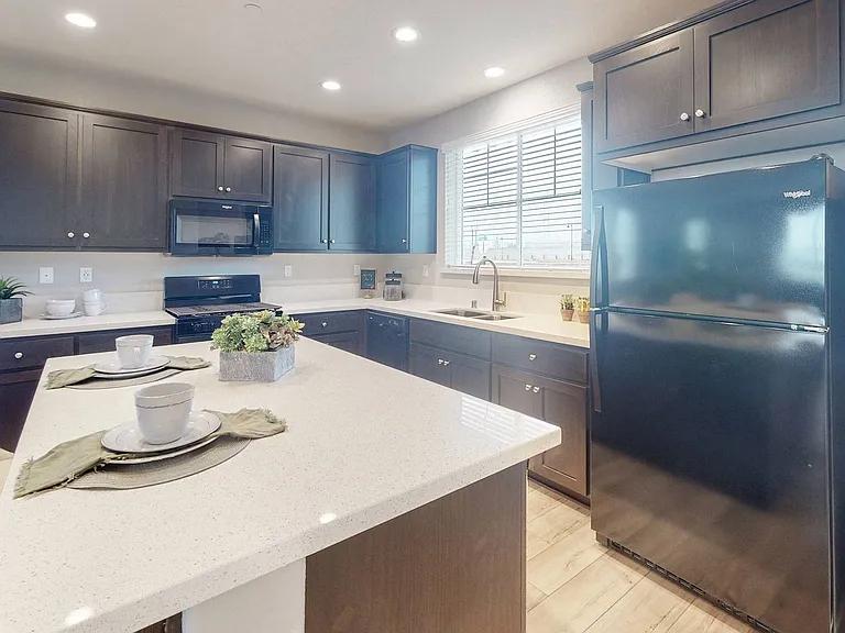 1582 Abundance Way — Photo 2