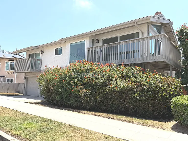125 Acacia Ave — Photo 1
