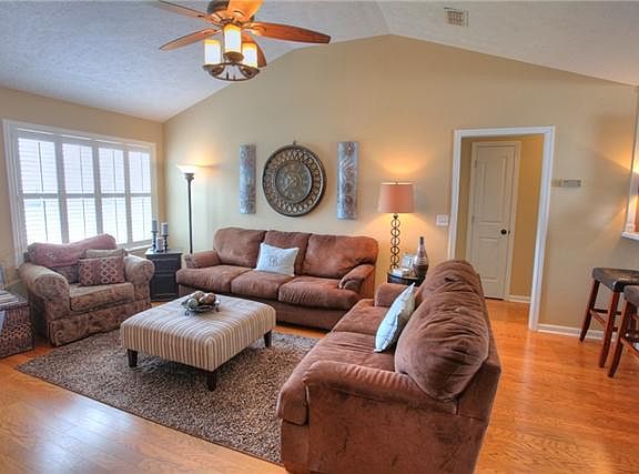 3rd image of 2657 Gold Valley Dr
