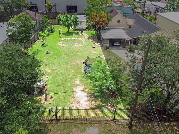 3rd image of 1208 Kentucky St