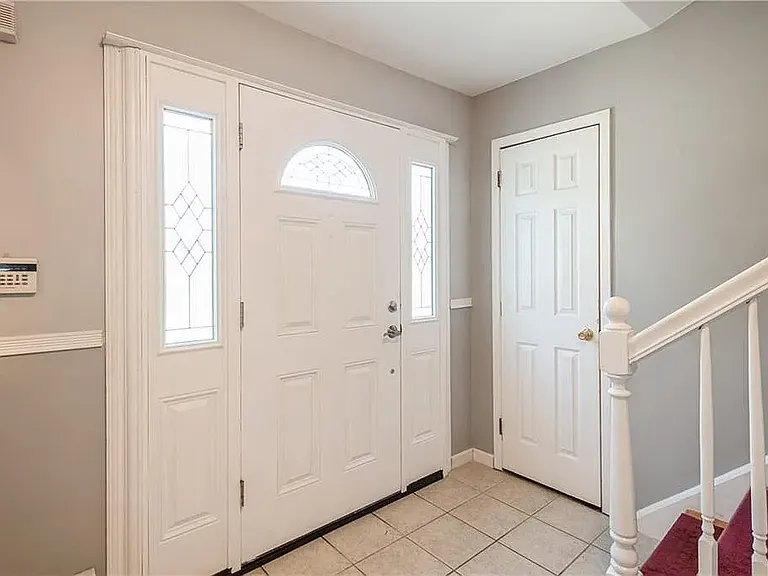 129 Pine Tree Rd — Photo 2