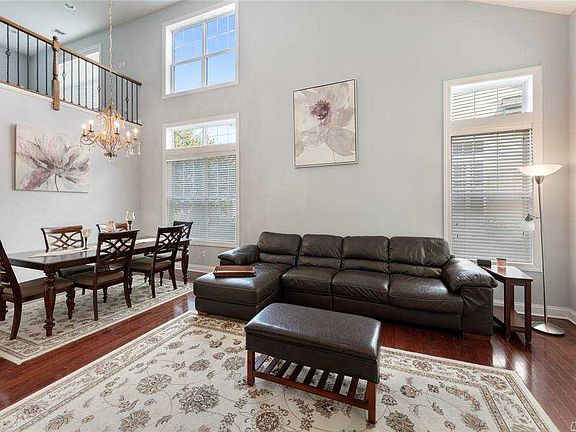 4th image of 33 Concerto Ct