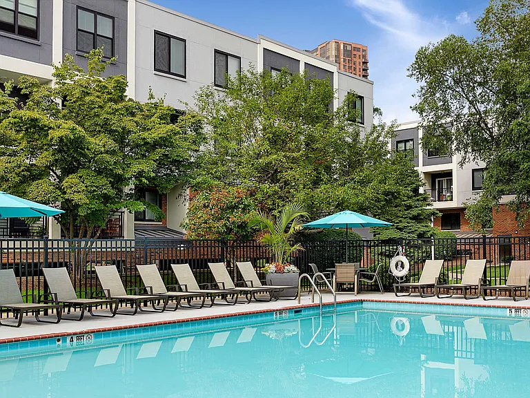 River Club Apartments — Photo 29