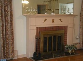 15 Hilltop Rd, Ewing, NJ 08638