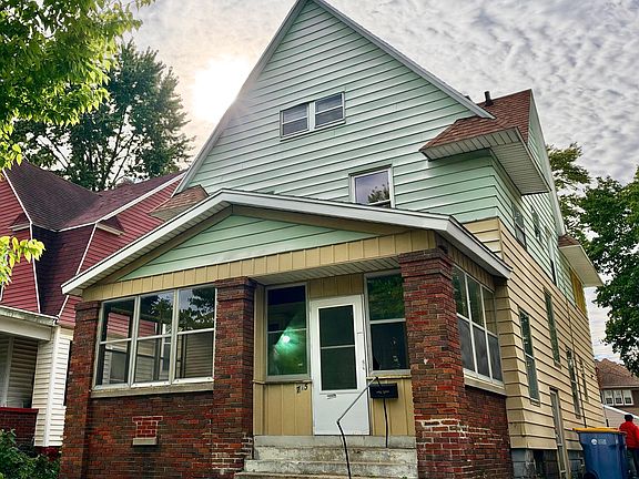 2nd image of 735 College Ave SE