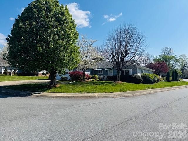 1st image of 200 Dartcrest Dr