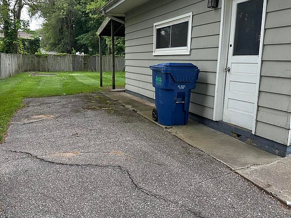 2nd image of 1060 Indiana Ave