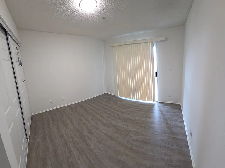 1586 Yosemite Dr #301 — Photo 3