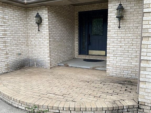 5th image of 140 Forest Hill Dr