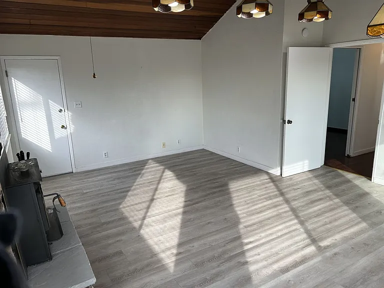 1229 Maple Ave — Photo 10