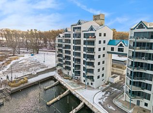 2964 Lakeshore Dr UNIT E403, Muskegon, MI 49441