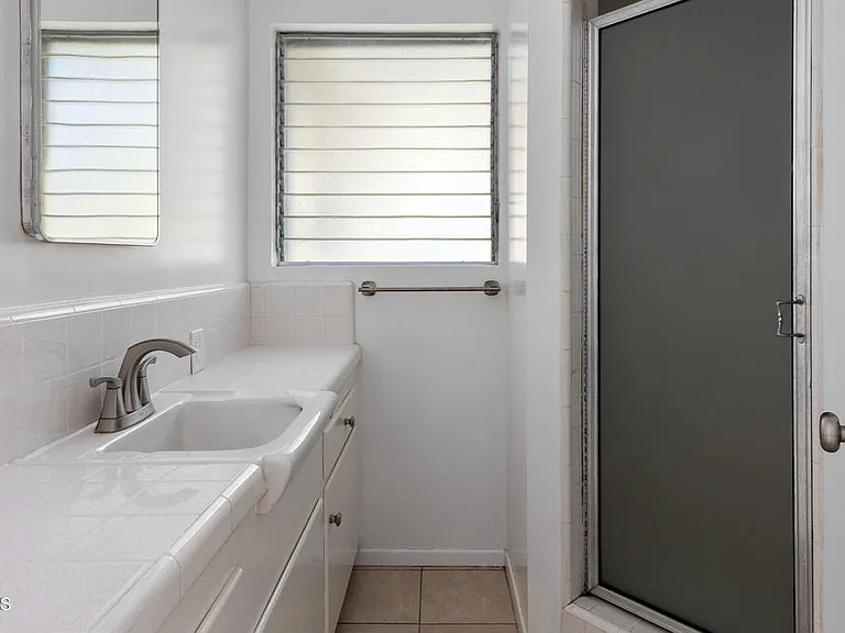2075 Linda Flora Dr — Photo 14