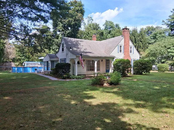 5 Woewassa Ln, Farmington, CT 06032