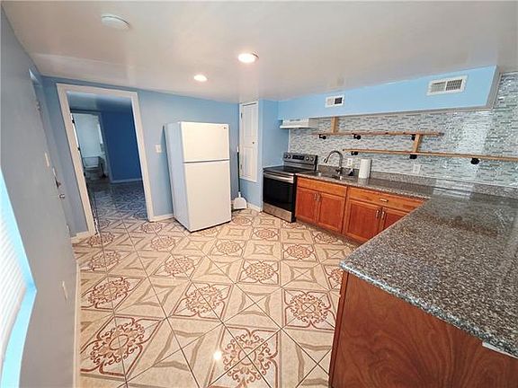 5th image of 2532 Saint Philip St #101