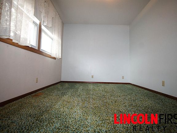 4th image of 4510 Oakridge Cir