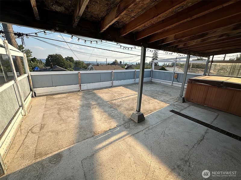 4th image of 34 E Glass Avenue