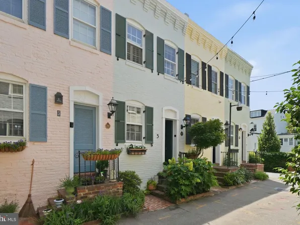 5 Pomander Walk NW, Washington, DC 20007
