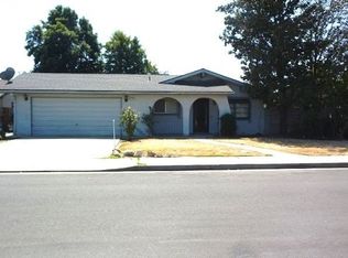 1369 Peach St, Selma, CA 93662